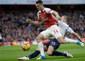 إيمري يحاول إقناع تشاكا بالبقاء في آرسنال