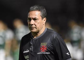 تقارير مدرب ريال مدريد الأسبق يصاب بسرطان الجلد