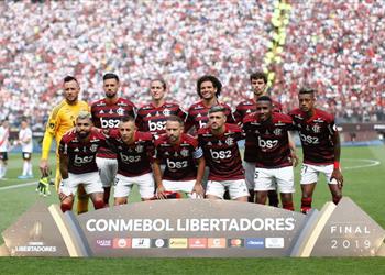 فيدال يقدم تهنئة لنجوم فلامينجو بعد إنجازهم التاريخي بكوبا ليبرتادوريس