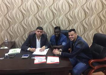 المصري يمدد تعاقد إيزي إيميكا 3 مواسم