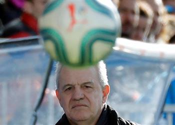 مستشهد ا بتجربته في مصر والمكسيك أجيري يبرر منع لاعبي ليجانيس من استخدام الهواتف المحمولة