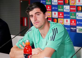 قبل مواجهة دوري أبطال أوروبا كورتوا رفضت باريس سان جيرمان من أجل ريال مدريد