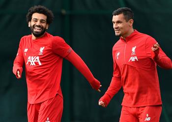 لوفرين يمازح محمد صلاح شعرك مثل شعر القطط