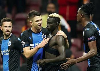 بالفيديو طرد ثنائي كلوب بروج بسبب طريقة احتفالهما بالهدف القاتل أمام جالطة سراي