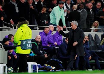 تقرير بطولات حامل الكرات سلاح ذو حدين ما بين استغلال ميتشو وكلوب واستفزاز هازارد وإنقاذ مورينيو