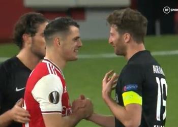 تشاكا يثير غضب جماهير آرسنال مجدد ا في مواجهة فرانفكورت بالدوري الأوروبي