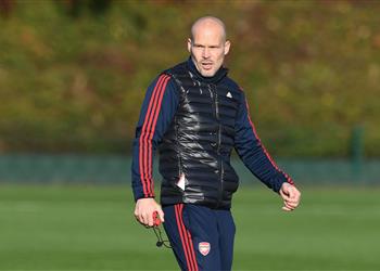 مدرب آرسنال المؤقت يوجه رسالة لجماهير الفريق عقب إقالة إيمري