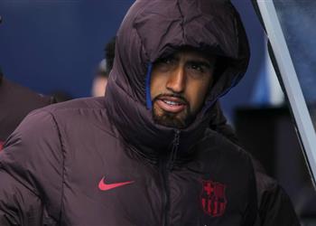 بعد تهديده بالرحيل عن برشلونة تقارير وكيل فيدال في مفاوضات مع نادي إنجليزي كبير