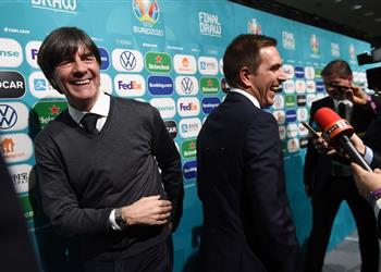 لوف مازح ا يجب إقالة فيليب لام بعد هذه القرعة