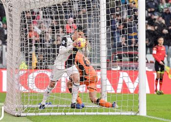 بالفيديو يوفنتوس يسقط في فخ التعادل مع ساسولو وفرصة لـ إنتر لاقتناص الصدارة