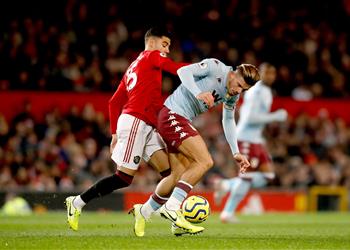 بعد تمريرة مميزة من تريزيجيه مدرب أستون فيلا يلوم جريليش على إهدار فرصة هدف محقق أمام مانشستر يونايتد