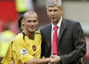 ليونبيرج أود التحدث مع فينجر بشأن آرسنال ولكن