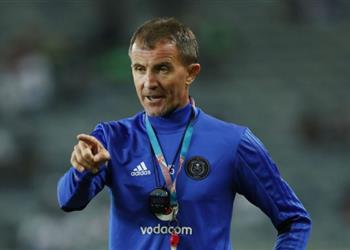 بعد إقالته من الزمالك مدافع أورلاندو السابق يحذر من فكرة عودة ميتشو