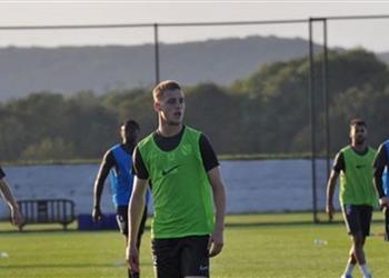 منافسة بين برشلونة ويوفنتوس على موهبة دفاعية