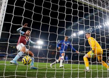 بهدفه في تشيلسي تريزيجيه يعادل رقم لاعب مانشستر يونايتد السابق ويدخل تاريخ أستون فيلا