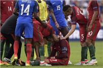 نهائي_اليورو بالفيديو رونالدو يخرج باكيا بسبب الإصابة