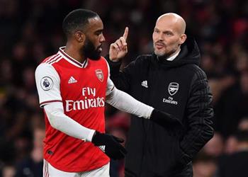 ليونجبرج بعد الهزيمة من برايتون لاعبو آرسنال فقدوا الثقة ومهمتي إعادتها إليهم