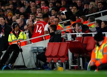 ليونجبرج يوضح سبب مغادرة أوباميانج للملعب خلال مباراة آرسنال وبرايتون