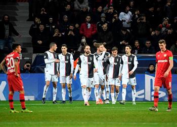 فيديو كريستيانو رونالدو ينفعل على مشجع بعد مباراة يوفنتوس وباير ليفركوزن