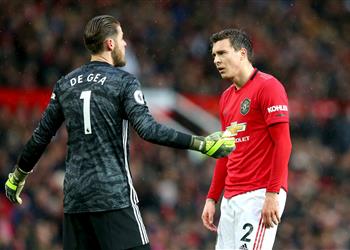 فيديو هدف لينديلوف يكتب رقم ا سلبي ا لـ مانشستر يونايتد غائب م نذ 48 عام ا