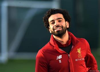 رسمي ا محمد صلاح يرافق ثنائي ا عربي ا في التشكيل المثالي لدور مجموعات دوري أبطال أوروبا