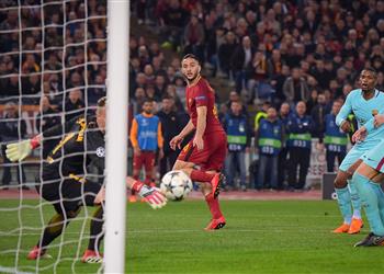 نابولي يتهكم على برشلونة ويذكره بـ كابوس مانولاس قبل مواجهة دوري أبطال أوروبا