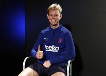 دي يونج متحمس لـ الكلاسيكو الأول واستمتعت بفوز برشلونة 5 0 على ريال مدريد عبر التليفزيون