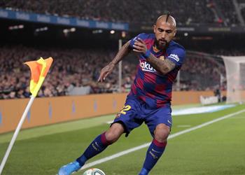 برشلونة يجتمع اليوم مع وكيل فيدال لحسم مصيره