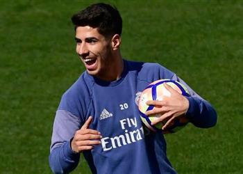 فيديو أسينسيو يفاجئ جماهير ريال مدريد ويتدرب بالكرة لأول مرة م نذ 148 يوم ا