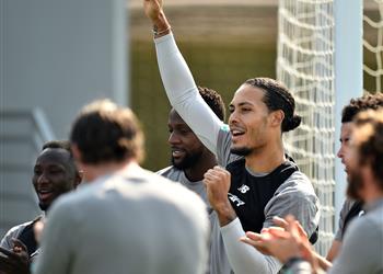 فيديو فان دايك يعود لتدريبات ليفربول قبل نهائي كأس العالم للأندية أمام فلامينجو