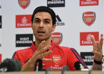 أرتيتا يدعم أوزيل في بداية مشواره مع آرسنال لاعب عظيم