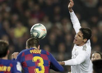 موندو ديبورتيفو الحكم تواصل مع الفار بعد التحامي فاران وريال مدريد يريد الدليل