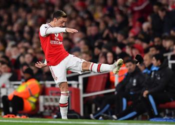 ليونجبرج عن غياب أوزيل أمام إيفرتون م صاب وكنت سأستبعده حتى لو سليم