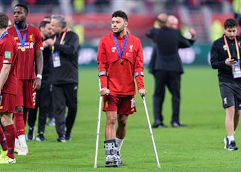 الفحص الطبي يحدد مدى خطورة إصابة تشامبرلين ومدة غيابه عن ليفربول