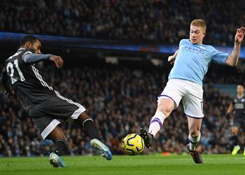 جوارديولا يواصل الإشادة بـ دي بروين لاعب م ذهل