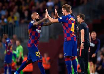 تقارير برشلونة يحسم مستقبل راكيتيتش وفيدال وألينيا
