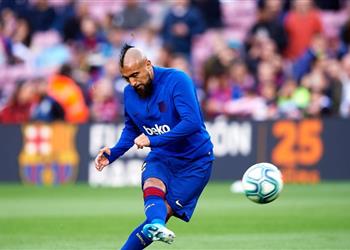 لاجازيتا تكشف تفاصيل عرض إنتر ميلان الأول لضم فيدال من برشلونة