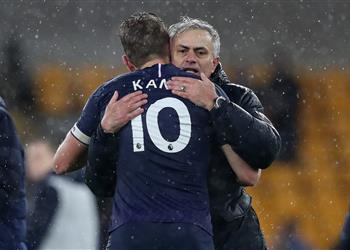 تقارير توتنهام واثق من استمرار هاري كين بسبب مورينيو