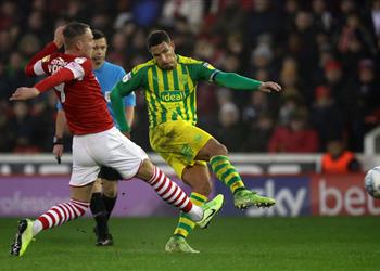 أحمد حجازي ي شارك في تعادل وست بروميتش أمام بارنسيلي بالشامبيون شيب