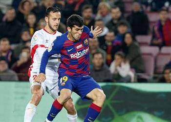 سبورت ريال بيتيس يتوصل لاتفاق مع برشلونة لاستعارة كارليس ألينيا