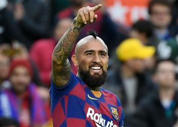 الحرب بدأت فيدال يقاضي برشلونة ويؤكد ليس عدلا أن يخصموا من مستحقاتي