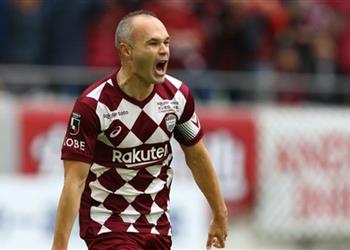 إنييستا يرفض 3 عروض من الدوري الأمريكي ويتمسك بالبقاء في فيسل كوبيه