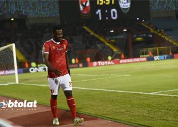 بالفيديو الإصابات تتوالى أجاي يغادر مباراة الأهلي وبلاتينيوم وفايلر يستعين بـ الشحات