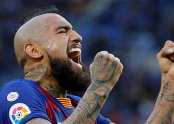 صحيفة كتالونية تكشف قرار فالفيردي تجاه فيدال بعد مقاضاة برشلونة