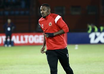 الأهلي يوضح إصابة جونيور أجاي وموقفه من مباراة مصر المقاصة