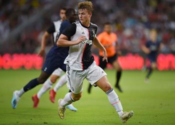 رايولا برشلونة ظن نفسه نادي ا هولندي ا للحصول على دي ليخت بسهولة