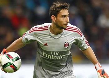 رايولا يطالب جماهير ميلان بالاعتذار له ولـ دوناروما