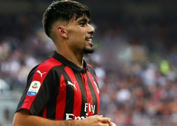 ميلان يحدد سعر باكيتا بعد اهتمام باريس سان جيرمان