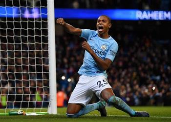 سكاي فرناندينيو سيجدد عقده مع مانشستر سيتي