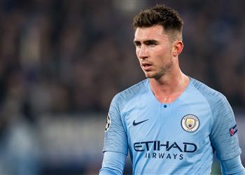 جوارديولا عن لابورت بدأ يتدرب مع اللاعبين ولا أعرف متى سيشارك